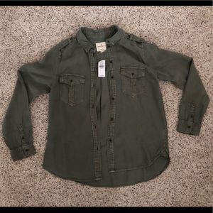 American eagle boyfriend fit button up